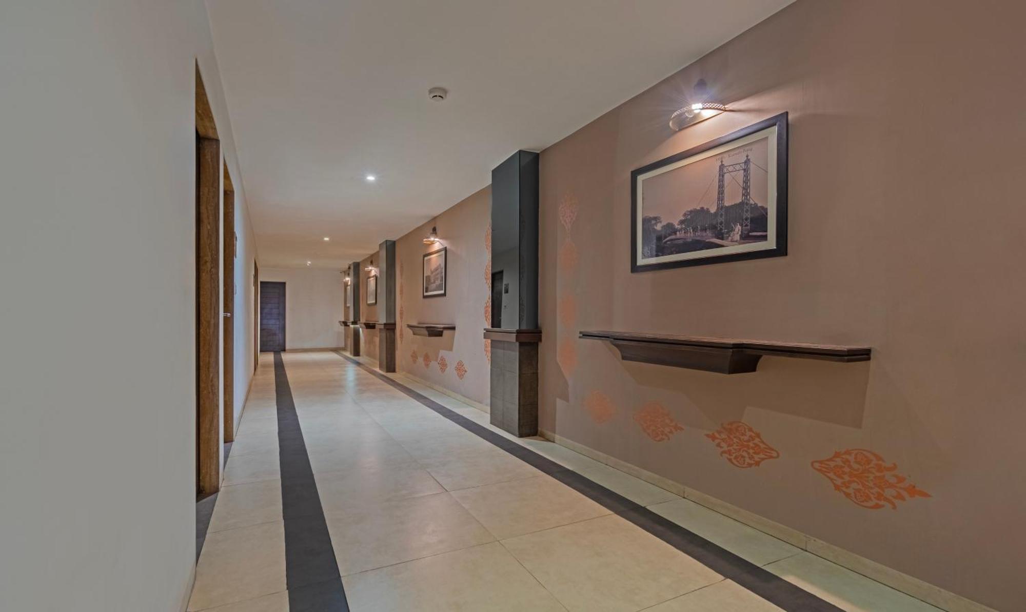 Hotel Casa, Вадодара Экстерьер фото